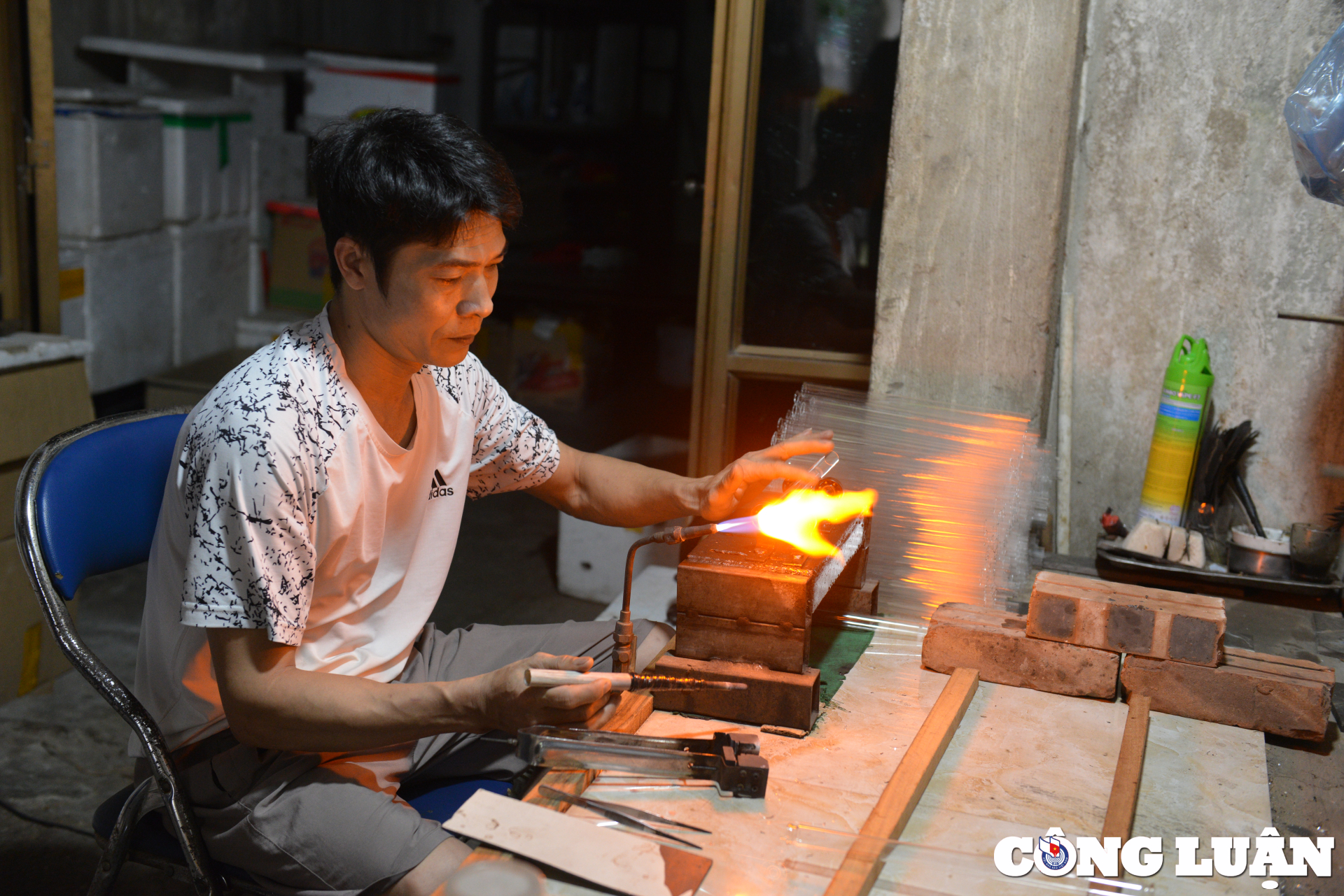 doc dao voi nghe om lo lua giua nang nong de thoi ra tien hinh 11