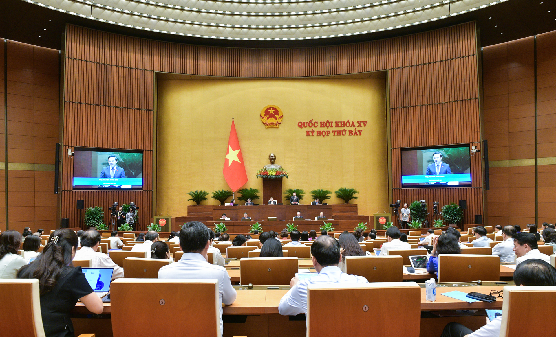 tuan nay quoc hoi tap trung thao luan cac du an luat hinh 1