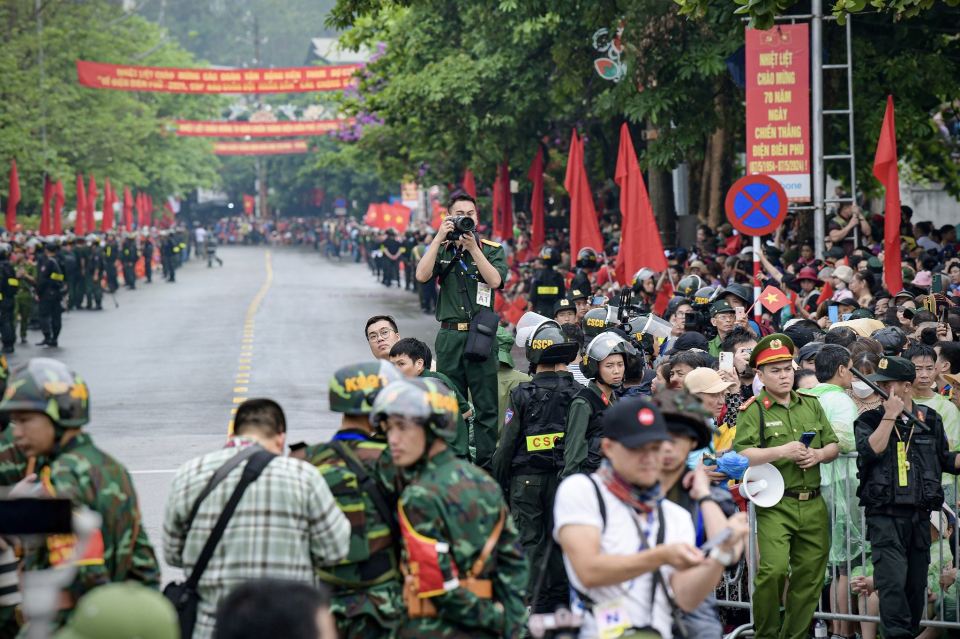 nha bao thieu tuong doan xuan bo  tong bien tap bao quan doi nhan dan tinh dang va tinh nhan dan phai hoa quyen nhu hai ma mot hinh 2