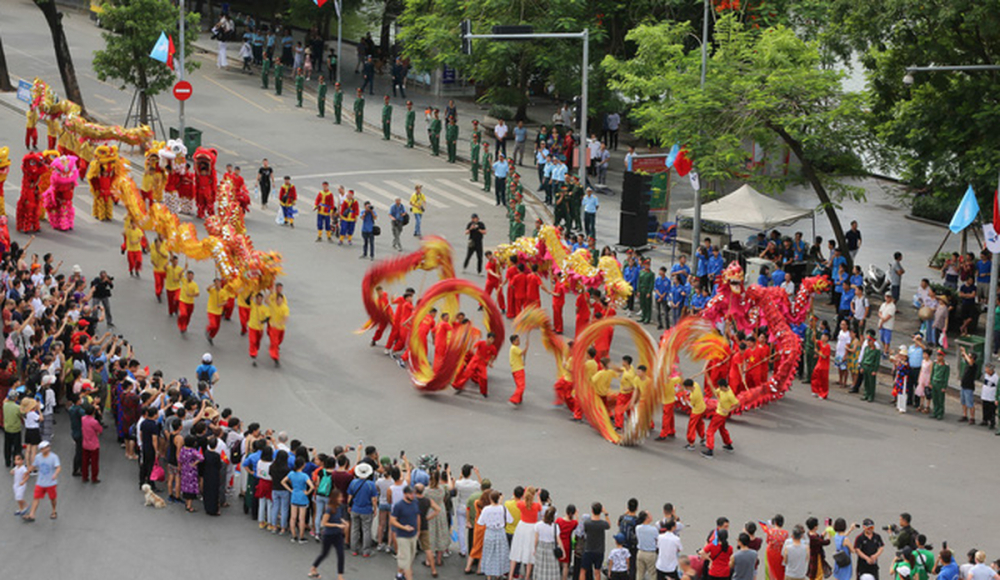 xay dung thanh pho ha noi tieu bieu ve loi song phong cach ung xu hinh 1