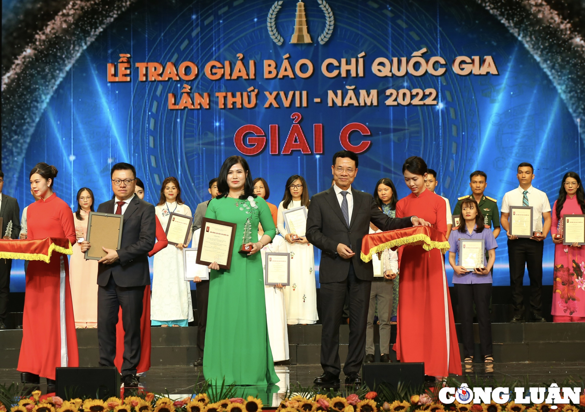 le trao giai bao chi quoc gia lan thu xviii  2023 co quy mo lon nhat tu truoc den nay hinh 1