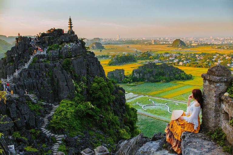 ve hang mua ngam van ly truong thanh mua sen no va dong lua chin hinh 3