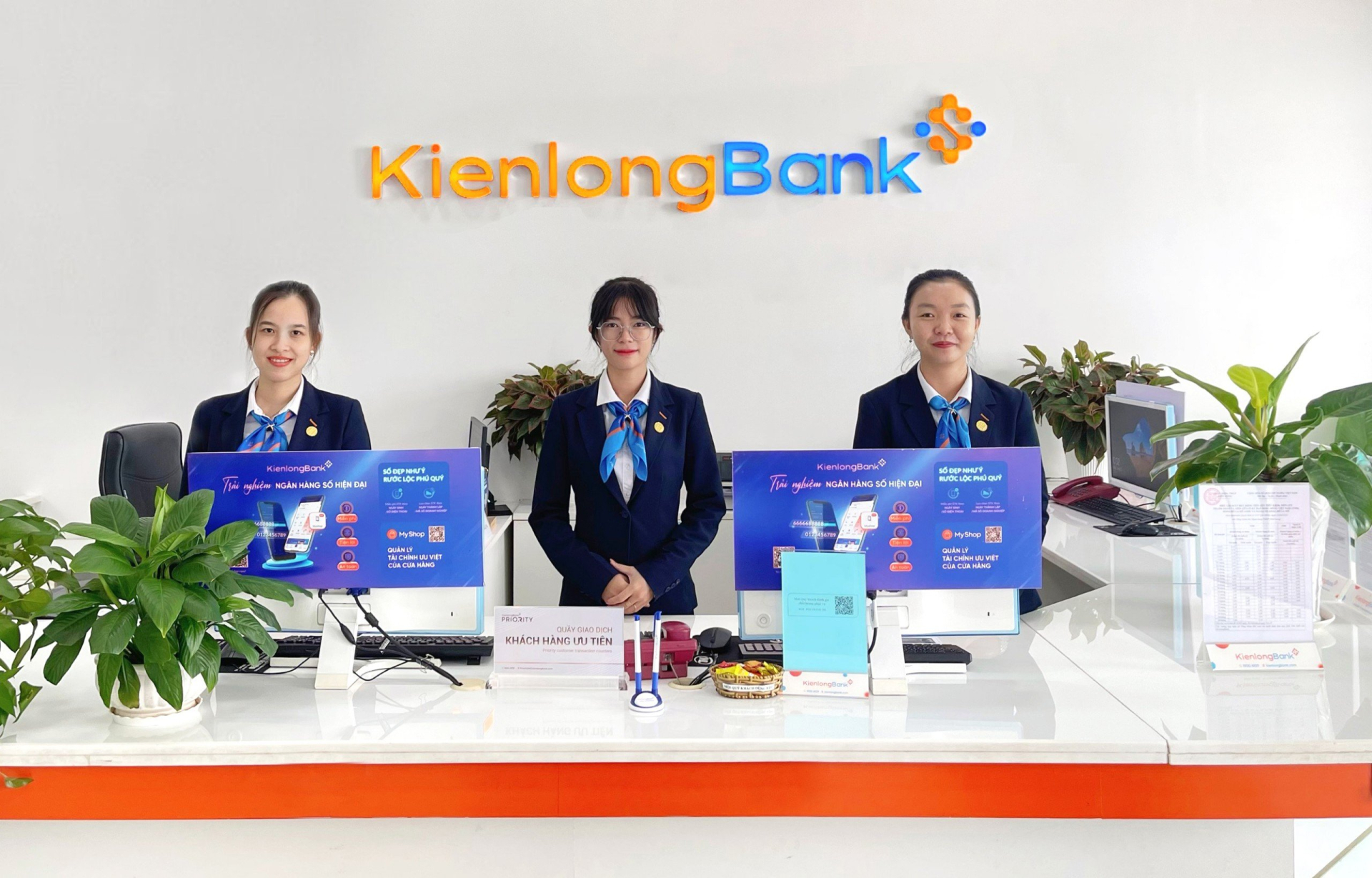 nu giao dich vien kienlongbank kip thoi ngan chan khach hang chuyen tien cho doi tuong lua dao hinh 2