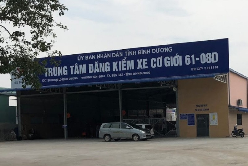 truy to 11 can bo nhan vien trung tam dang kiem 6108d ve hanh vi nhan hoi lo hinh 1