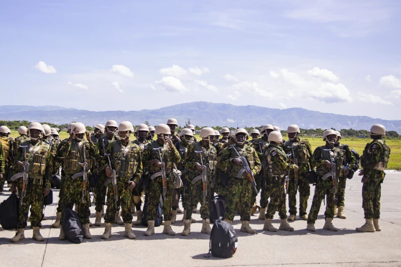 canh sat nuoc ngoai den haiti chuan bi doi mat voi cac bang dang hinh 1