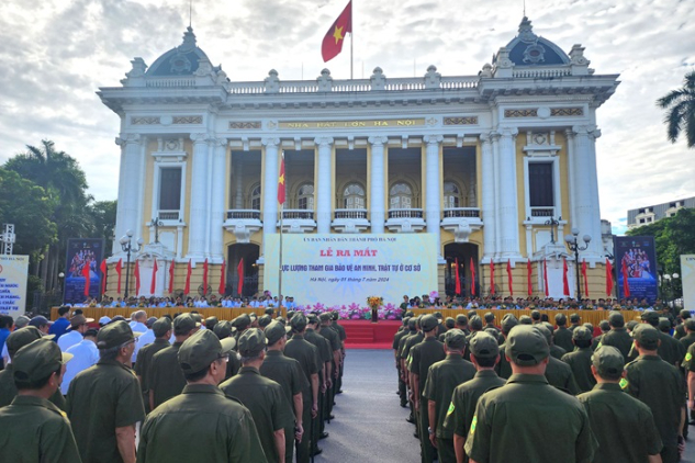 ha noi dong loat ra mat luc luong tham gia bao ve an ninh trat tu o co so hinh 1