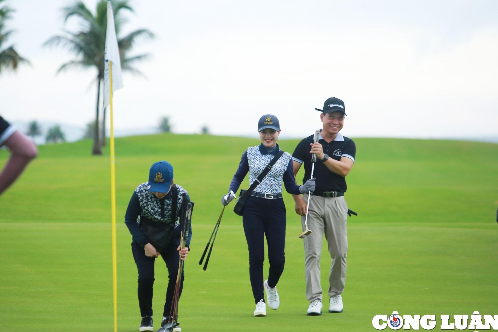 nhung hinh anh an tuong tai giai golf uoc mo xanh lan iii nam 2024 hinh 3