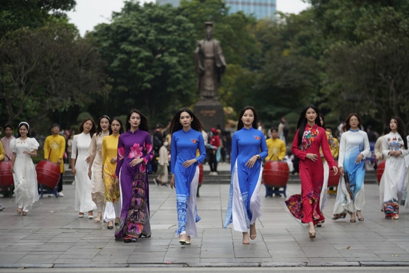 ha noi to chuc le hoi ao dai du lich vao thang 10 2024 hinh 1