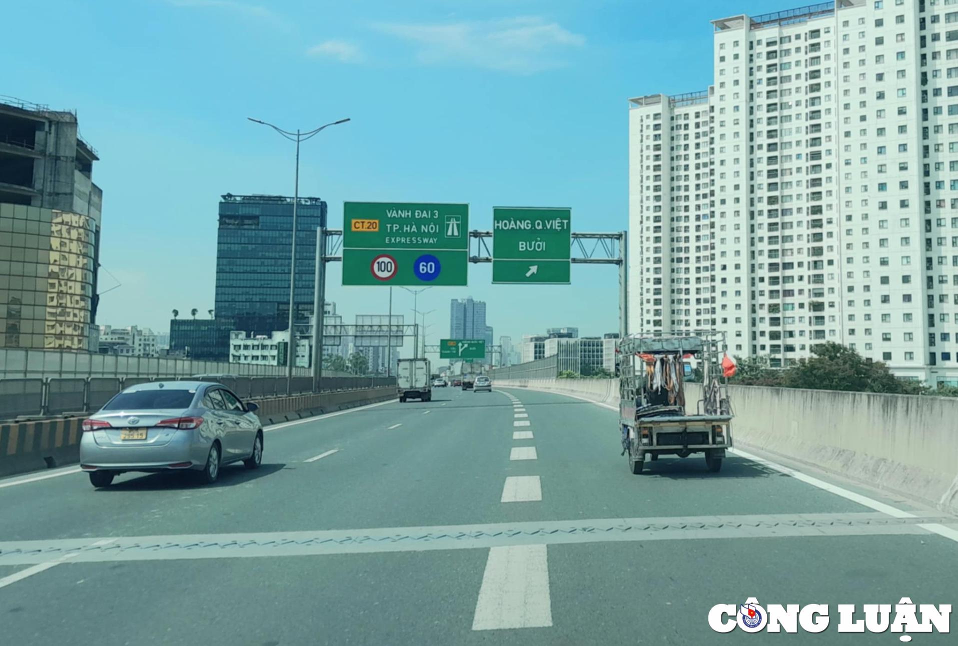 ha noi can cham dut tinh trang xe ba banh di vao duong vanh dai 3 tren cao hinh 1