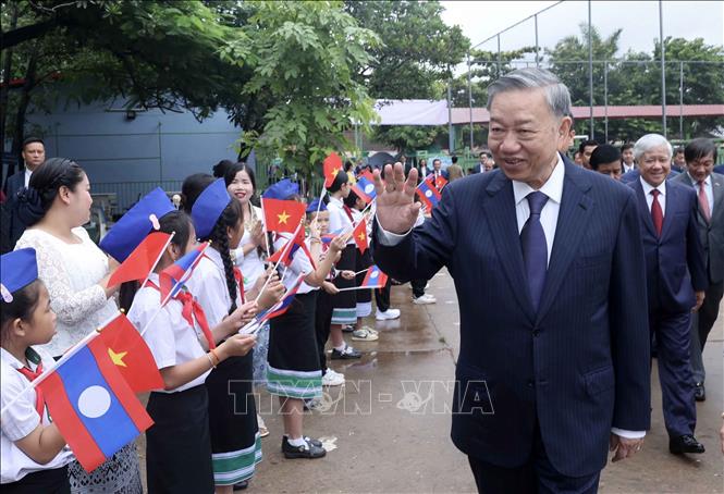 chu tich nuoc to lam mong muon mo hinh truong song ngu lao  viet nam se tiep tuc duoc nhan rong hinh 1