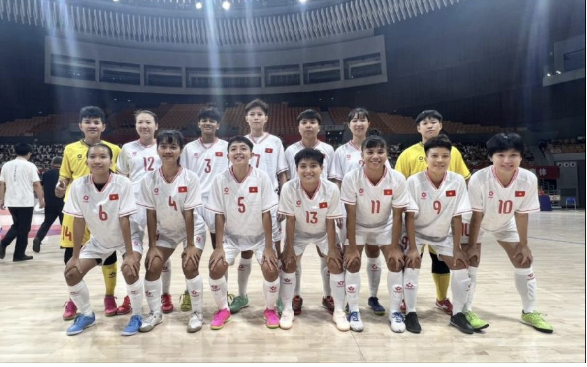 doi tuyen futsal nu viet nam dai thang futsal nu trung quoc trong ngay ra quan hinh 1