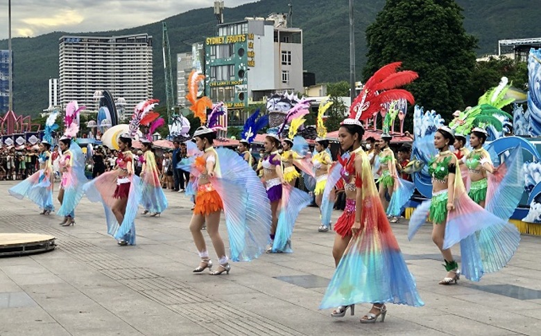 tung bung le hoi duong pho binh dinh chao he 2024 hinh 3