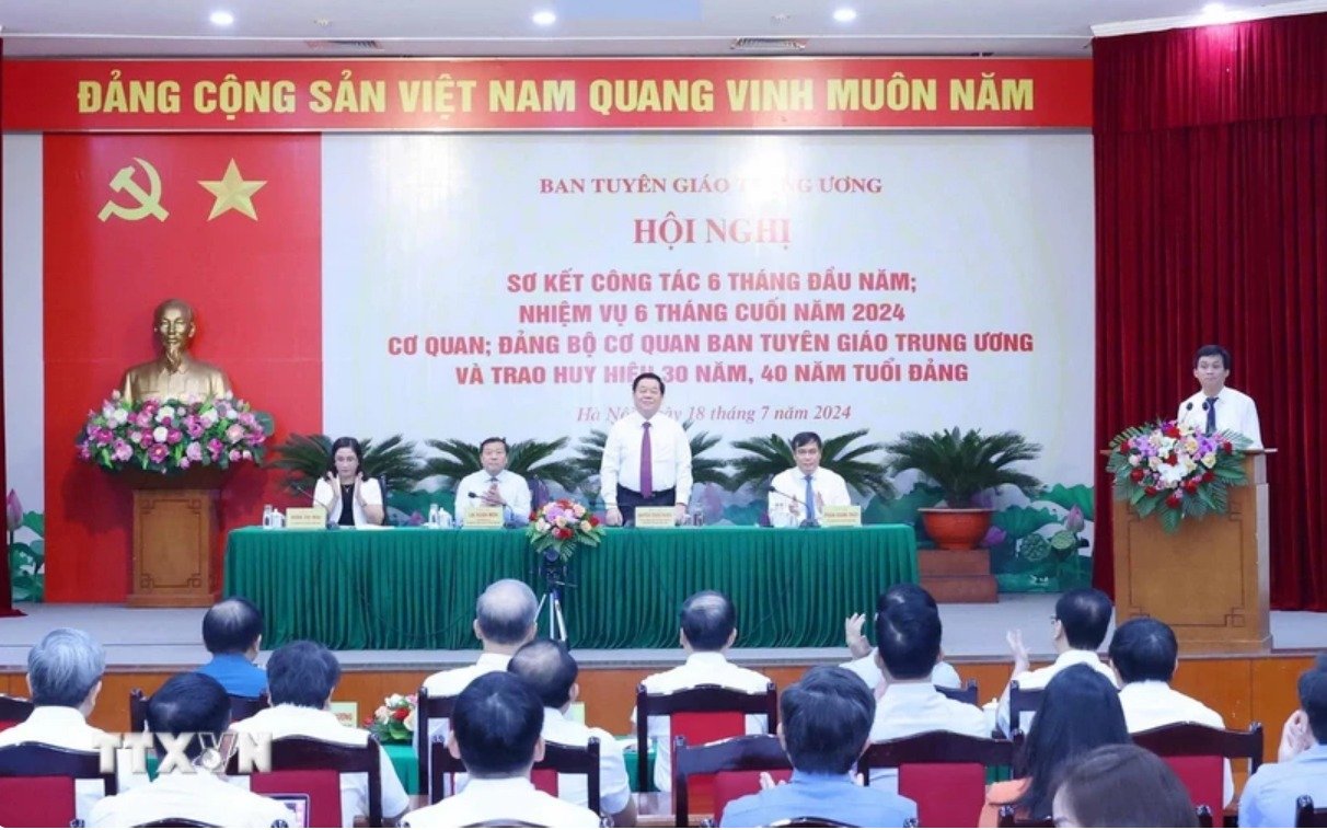 doi moi sang tao nang cao chat luong tham muu xay dung dang ve chinh tri tu tuong dao duc hinh 1