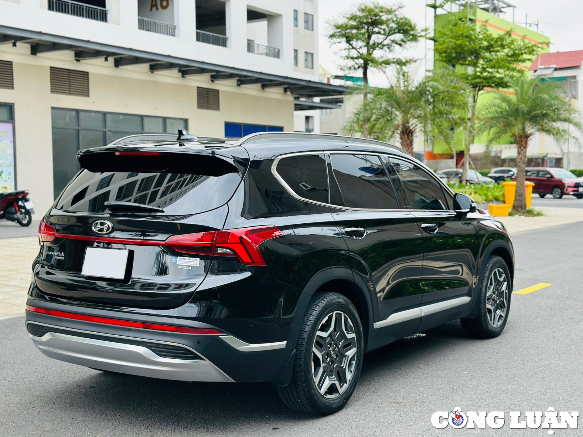 gia xe hyundai santa fe lan banh thang 7 2024 xa kho chao don phien ban moi hinh 4