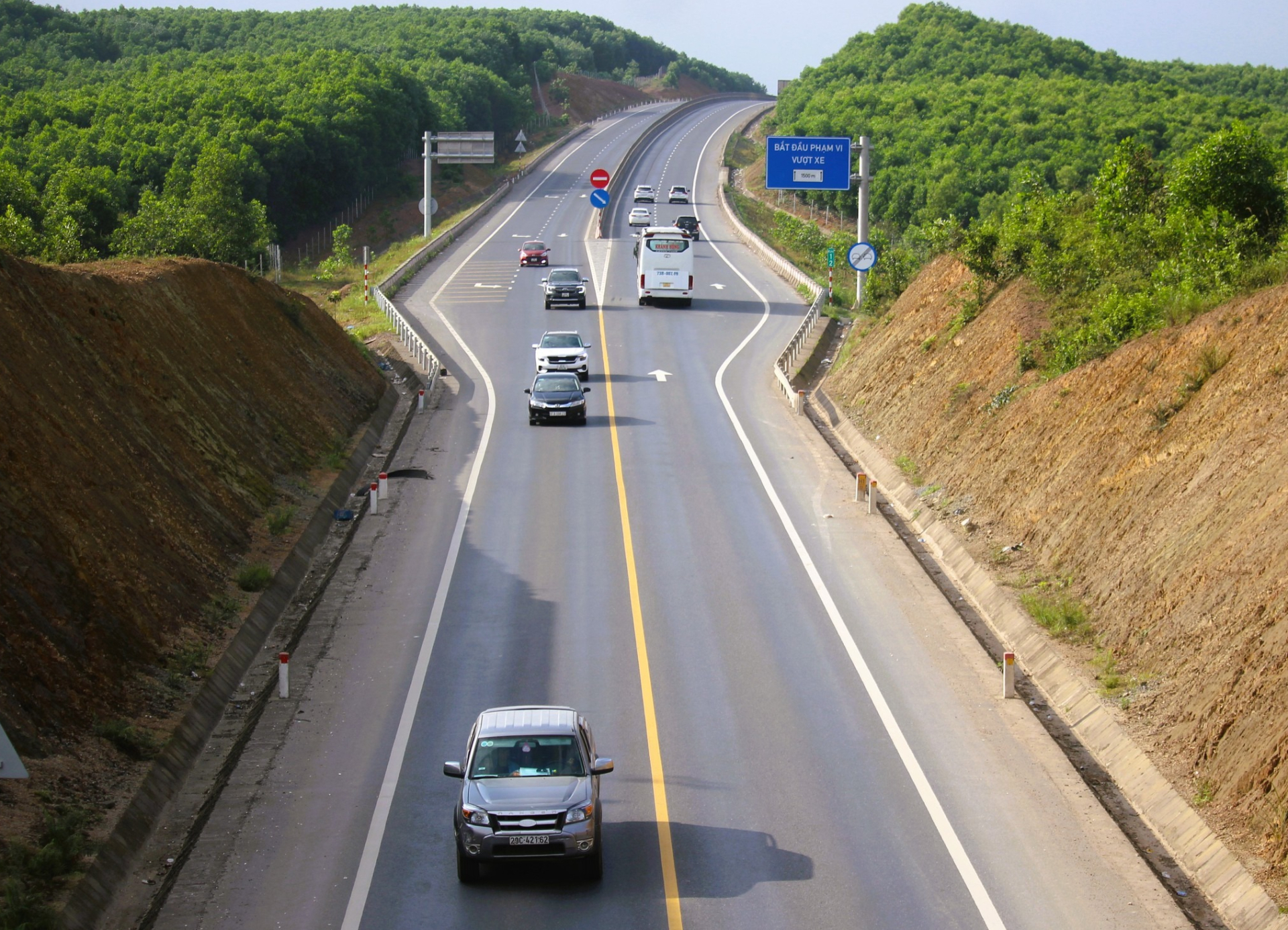 lien tiep cac vu tai nan giao thong xay ra tren cac tuyen cao toc ha tang phai dong bo xay dung van hoa giao thong an toan hinh 2