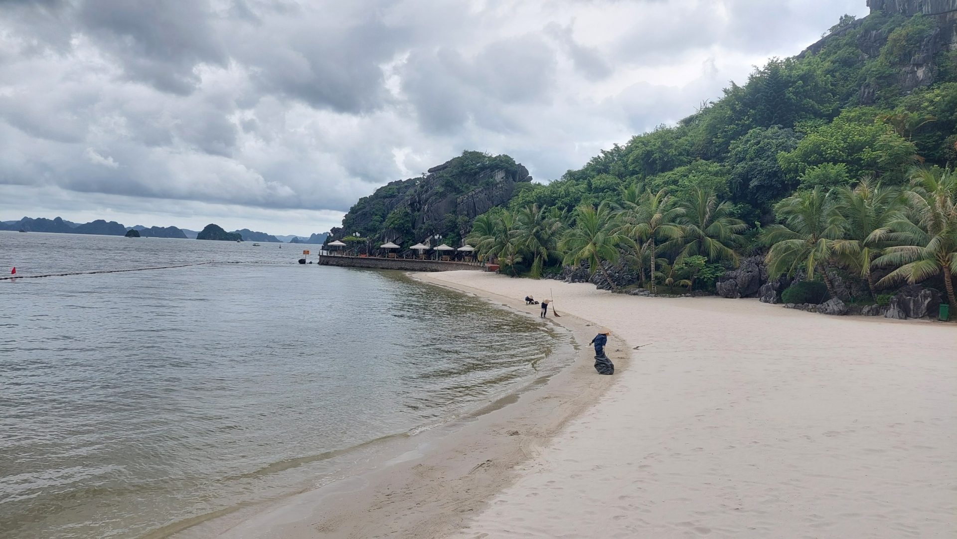 Thành phố Cẩm Phả (Quảng Ninh): Những bãi tắm kết nối du lịch vùng