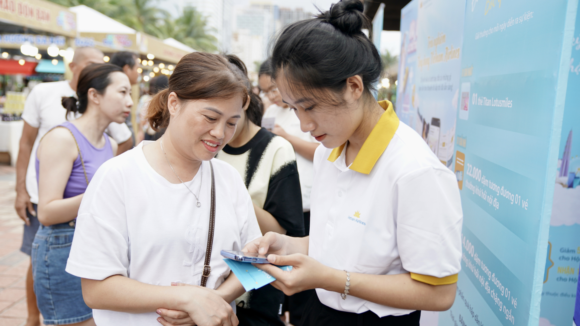 vietnam airlines festa thu hut dong dao du khach tai le hoi tan huong da nang 2024 hinh 3