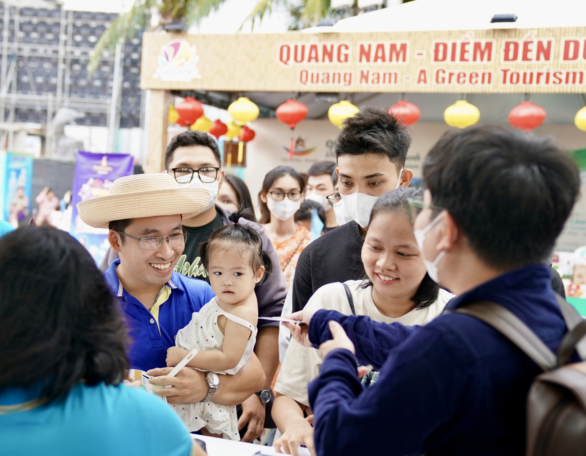 vietnam airlines festa thu hut dong dao du khach tai le hoi tan huong da nang 2024 hinh 4