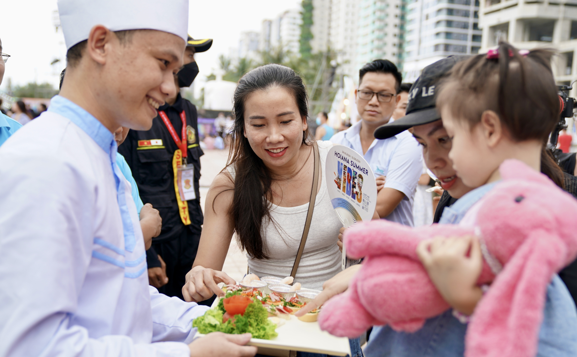 vietnam airlines festa thu hut dong dao du khach tai le hoi tan huong da nang 2024 hinh 5