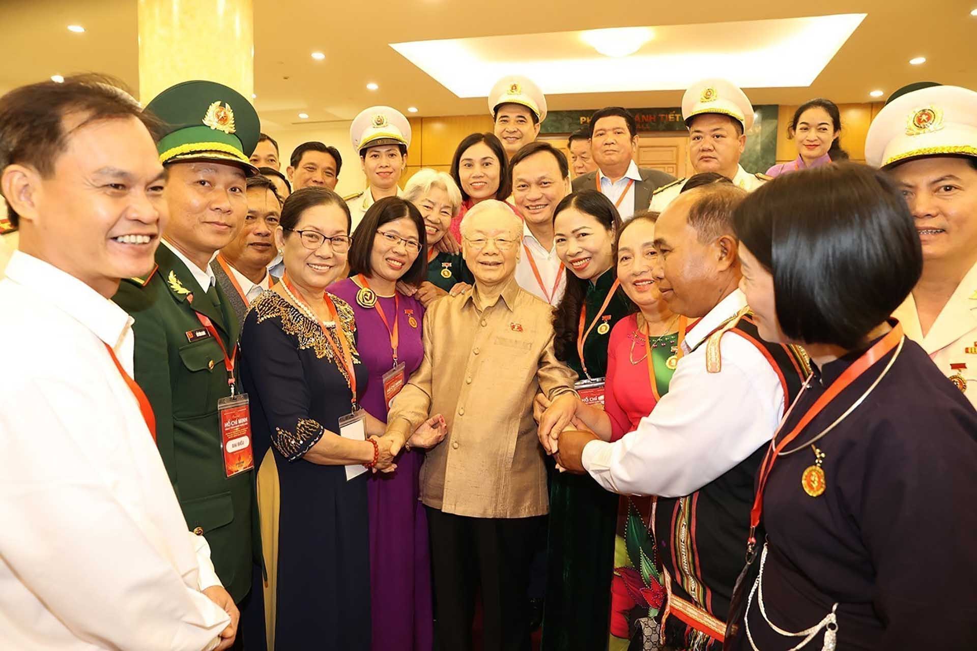 tong bi thu nguyen phu trong cai quy nhat cua con nguoi la cuoc song va danh du song hinh 2