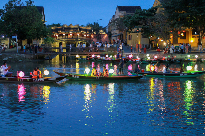 chua cau hoi an hoan thanh trung tu du kien don khach dau thang 8 hinh 2