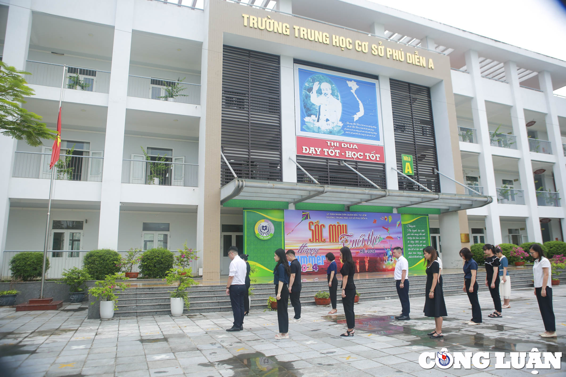 nguoi dan o ha noi treo co ru tuong nho tong bi thu nguyen phu trong hinh 3