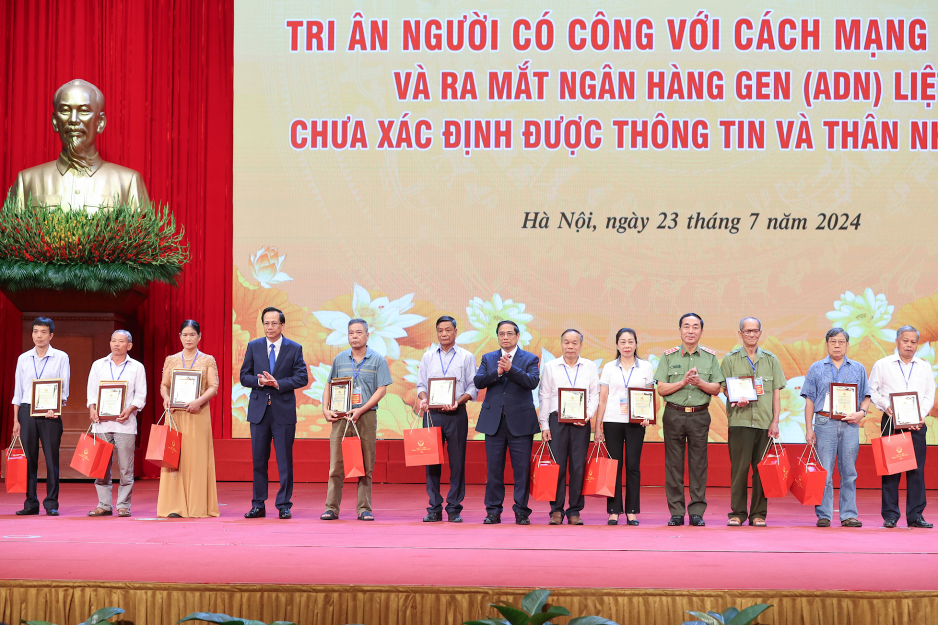 thu tuong pham minh chinh tang cuong thu hut nguon luc xa hoi thuc hien tot cac phong trao den on dap nghia hinh 5