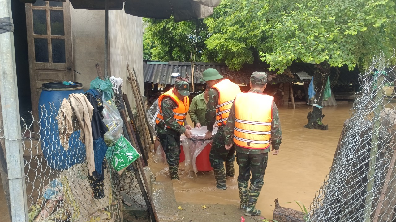 mua lu khien 5 nguoi chet 4 nguoi mat tich o tinh son la hinh 2