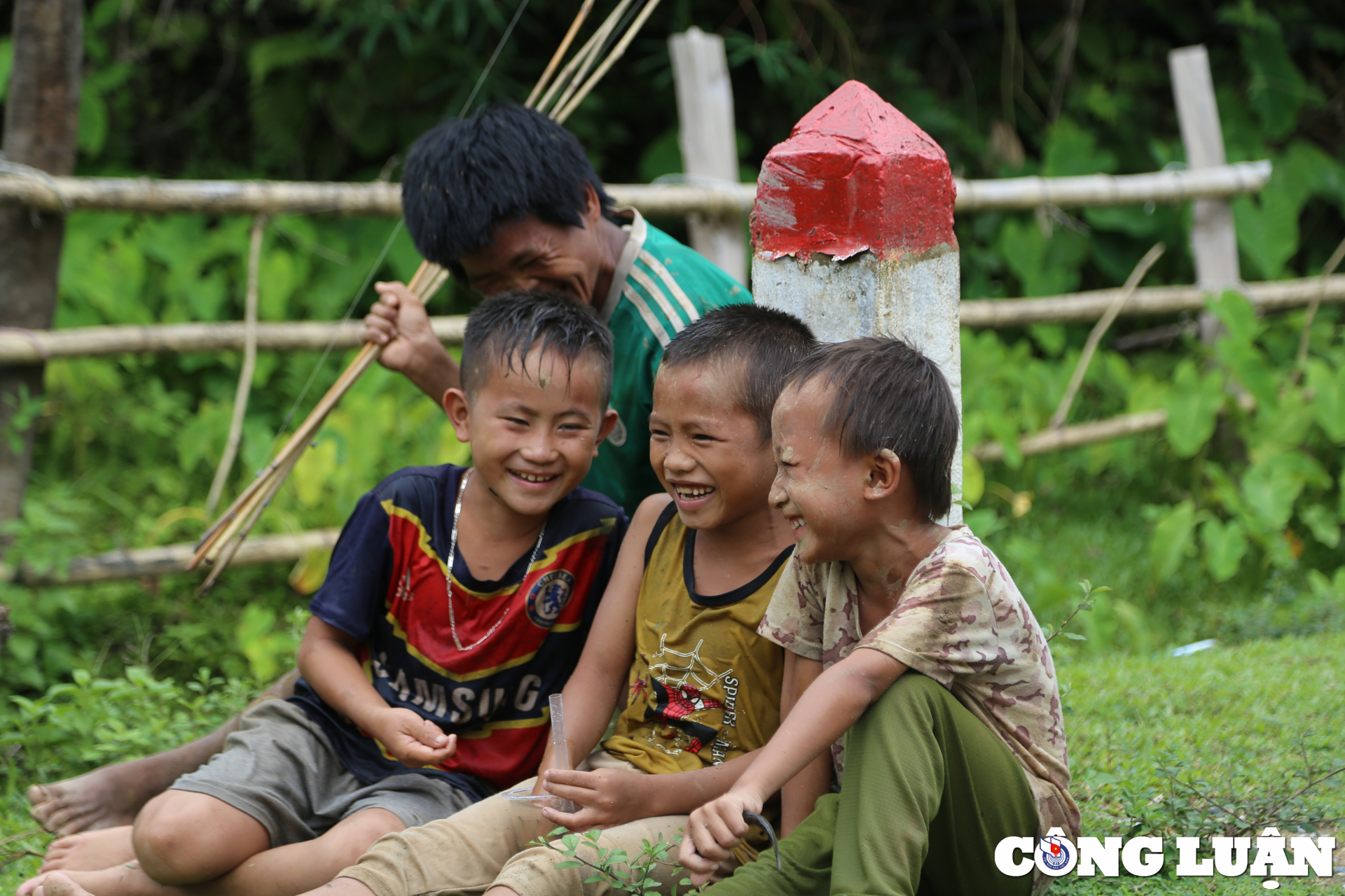 nu cuoi hon nhien cua nhung em be vung cao thanh hoa hinh 6