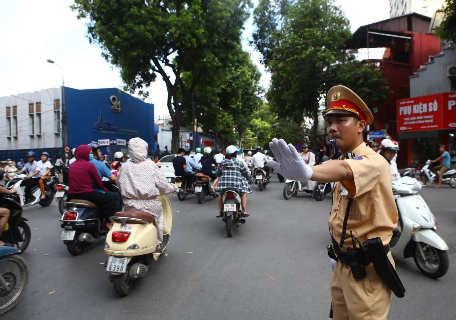 ha noi nhung tuyen duong cam han che phuong tien trong 2 ngay quoc tang hinh 1