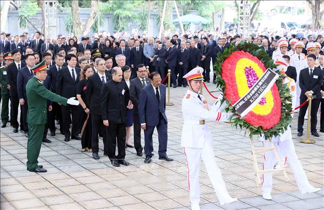 ban be quoc te tien biet tong bi thu nguyen phu trong mai mai tuong nho nguoi ban chan tinh hinh 13