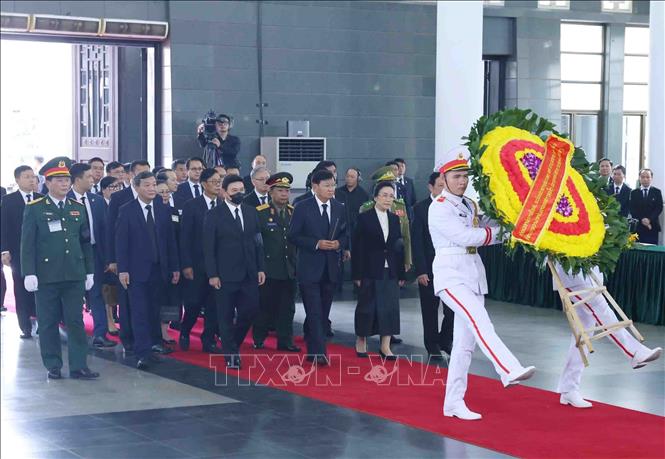 doan lanh dao cac nuoc xuc dong tien biet tong bi thu nguyen phu trong hinh 1