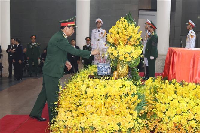 doan quan uy trung uong bo quoc phong vieng tong bi thu nguyen phu trong hinh 4