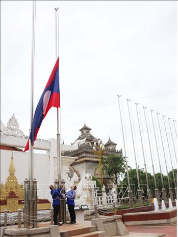 le quoc tang tong bi thu nguyen phu trong tai lao hinh 1