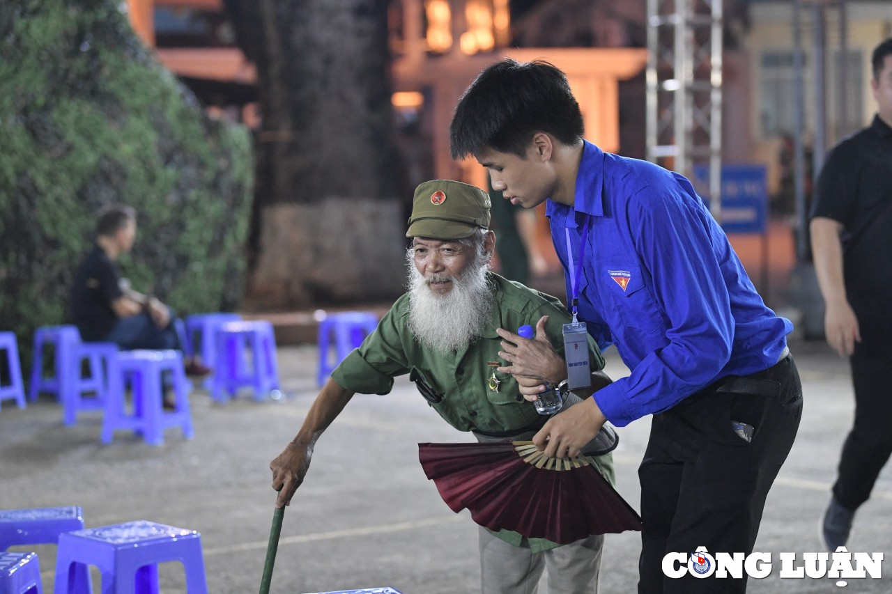 hang nghin thanh nien tinh nguyen tham gia phuc vu le tang tong bi thu hinh 6