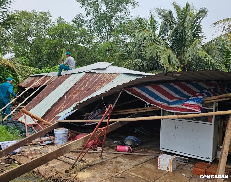 bac lieu mua lon kem loc xoay lam thiet hai nhieu nha dan hinh 1