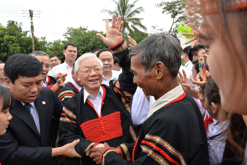 dat nuoc ta chua bao gio co duoc co do tiem luc vi the va uy tin quoc te nhu ngay nay hinh 10