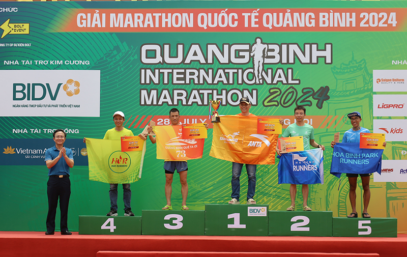 hon 3000 vdv tham gia ngay hoi chay bo soi dong nhat mua he  quang binh international marathon 2024 hinh 2