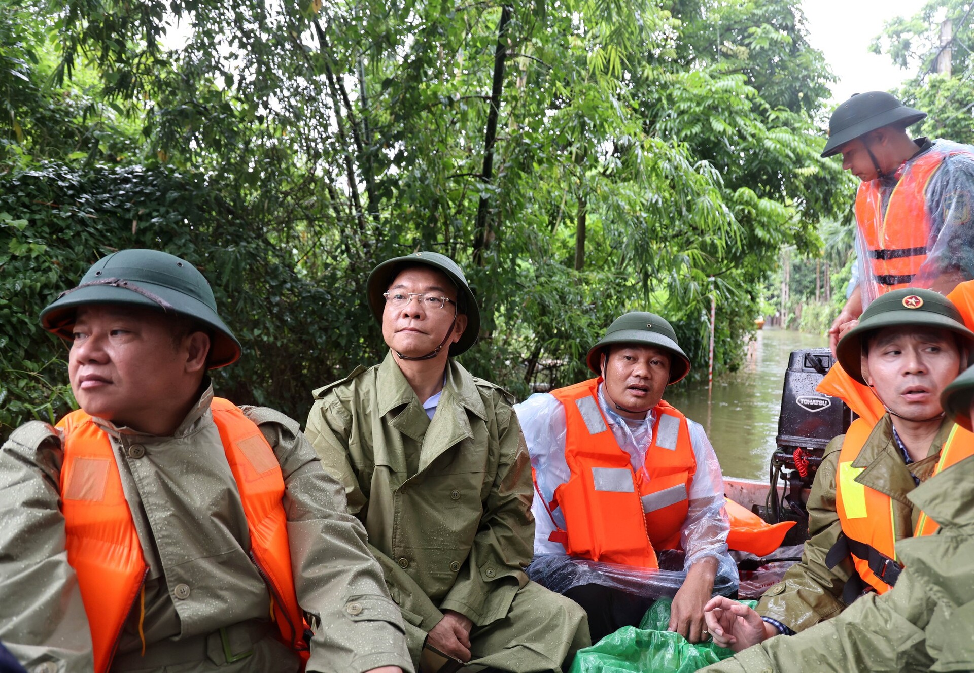 pho thu tuong le thanh long ha noi phai dam bao an toan tuyet doi cho nguoi dan vung lu hinh 2