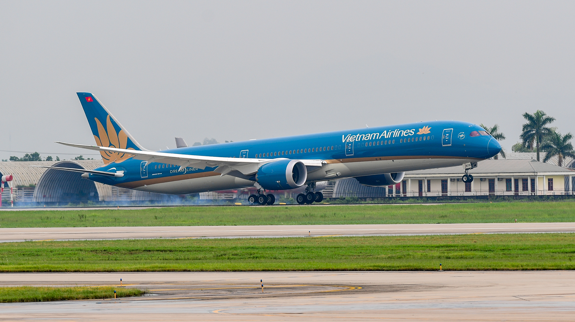 vietnam airlines don sieu may bay than rong boeing 787 10 hinh 2