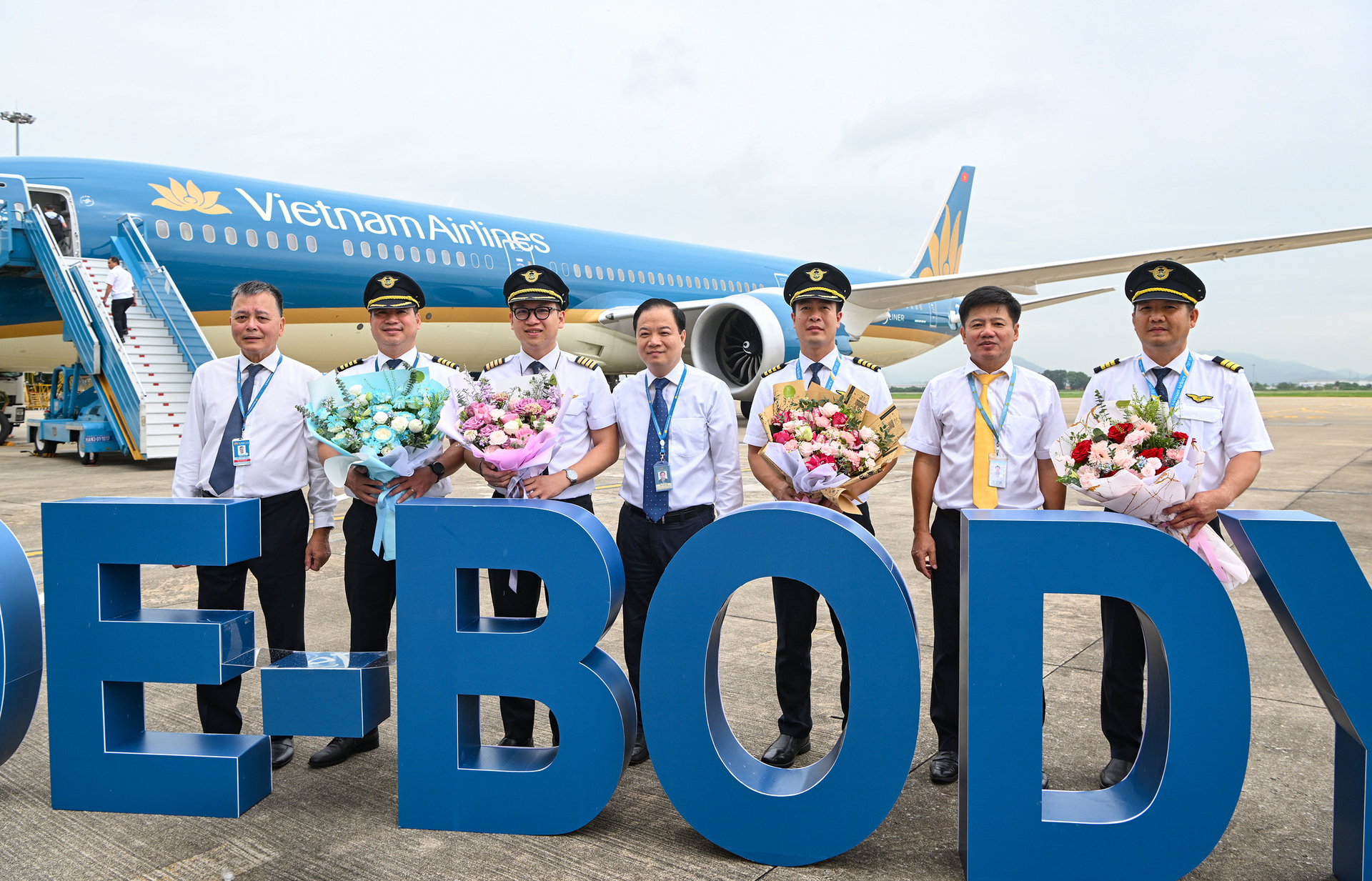 vietnam airlines don sieu may bay than rong boeing 787 10 hinh 7