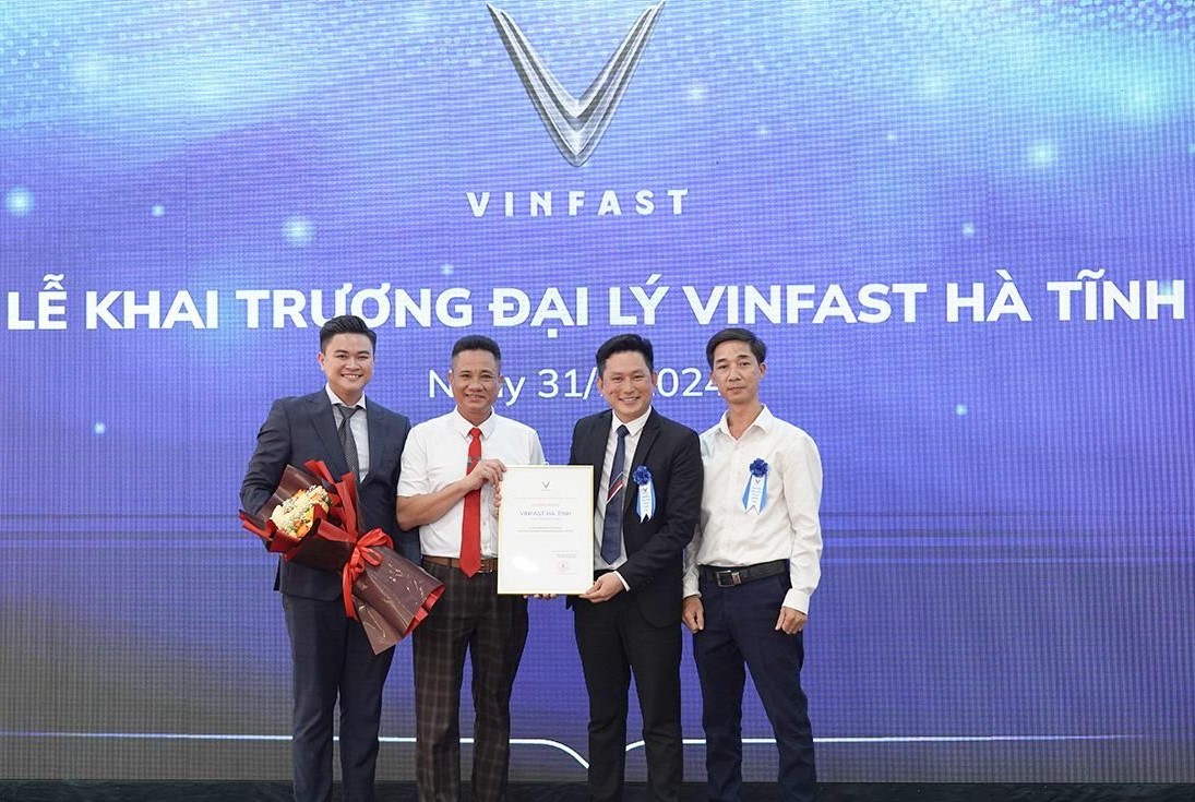 vinfast khai truong dai ly tai ha tinh hinh 3