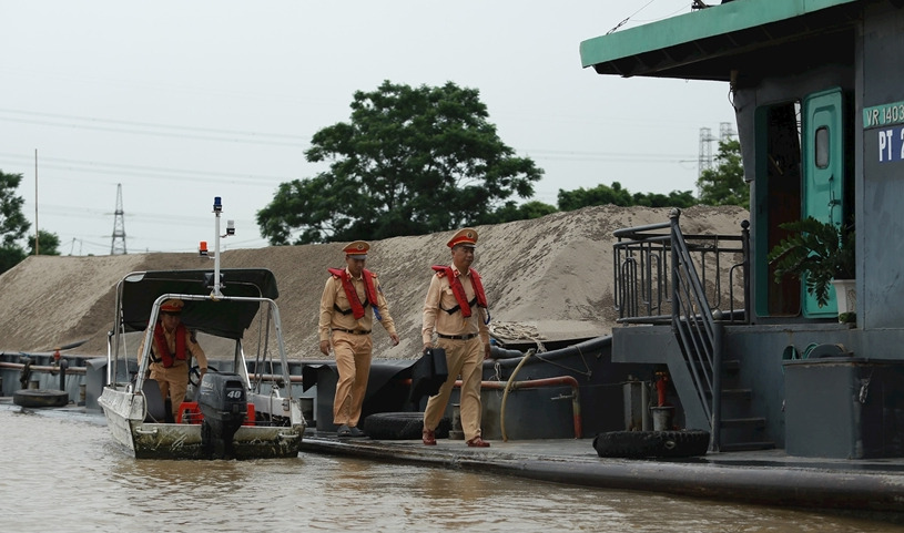 ha noi tang cuong tuyen truyen bao dam an toan giao thong duong thuy hinh 1