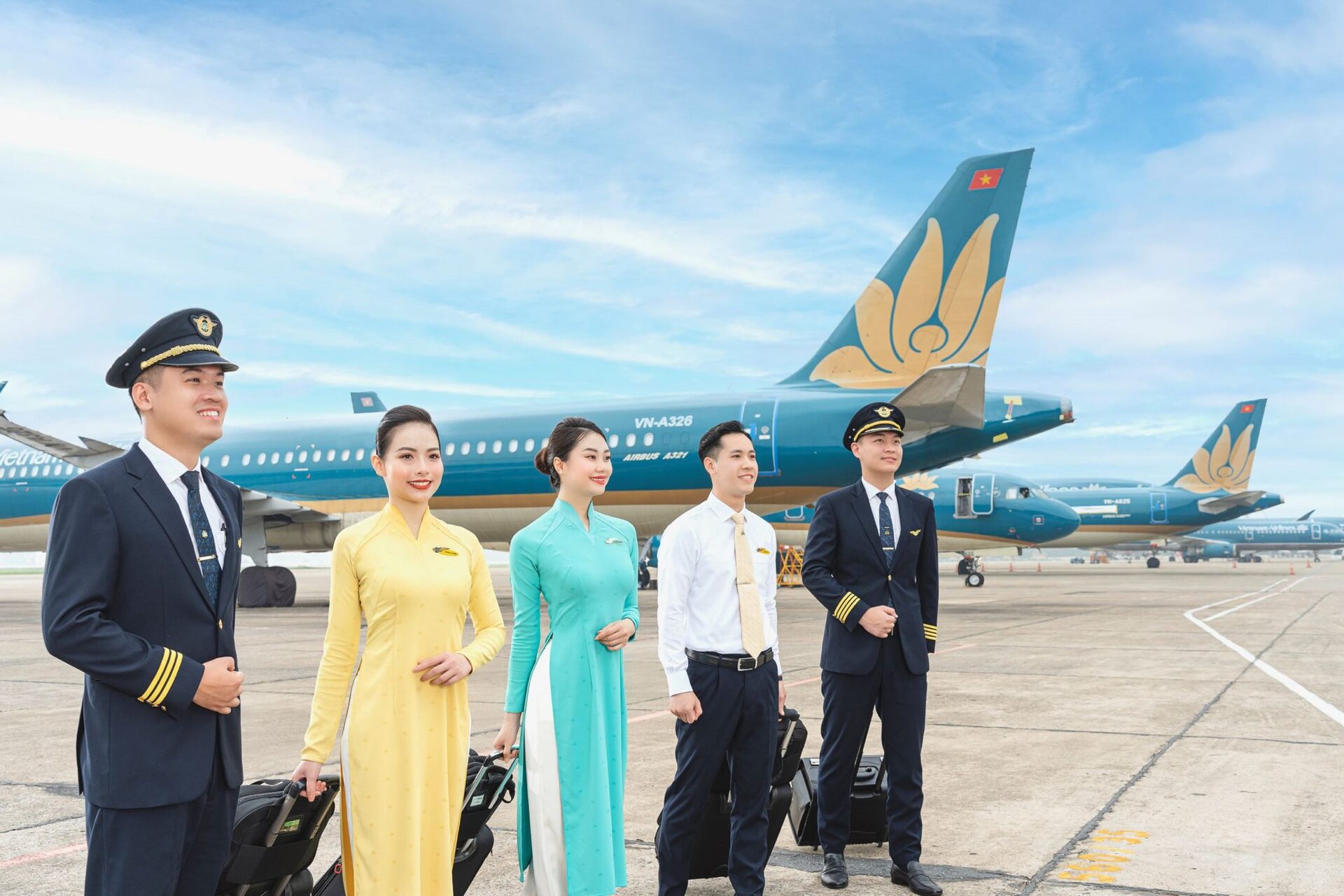 vietnam airlines hop tac co quan quan ly san bay hong kong thuc day phat trien hang khong hinh 2