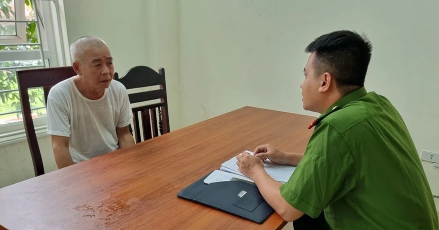 bat hai doi tuong du do ban phu nu co hoan canh kho khan sang nuoc ngoai lam vo hinh 1