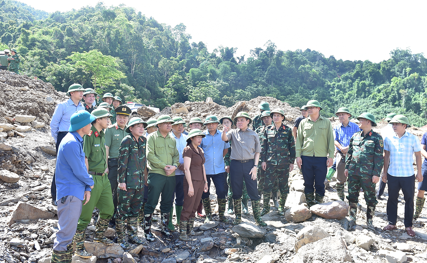 tinh toan bo tri dan cu de bao dam an toan ve tinh mang tai san va sinh ke cho nguoi dan vung nui hinh 1