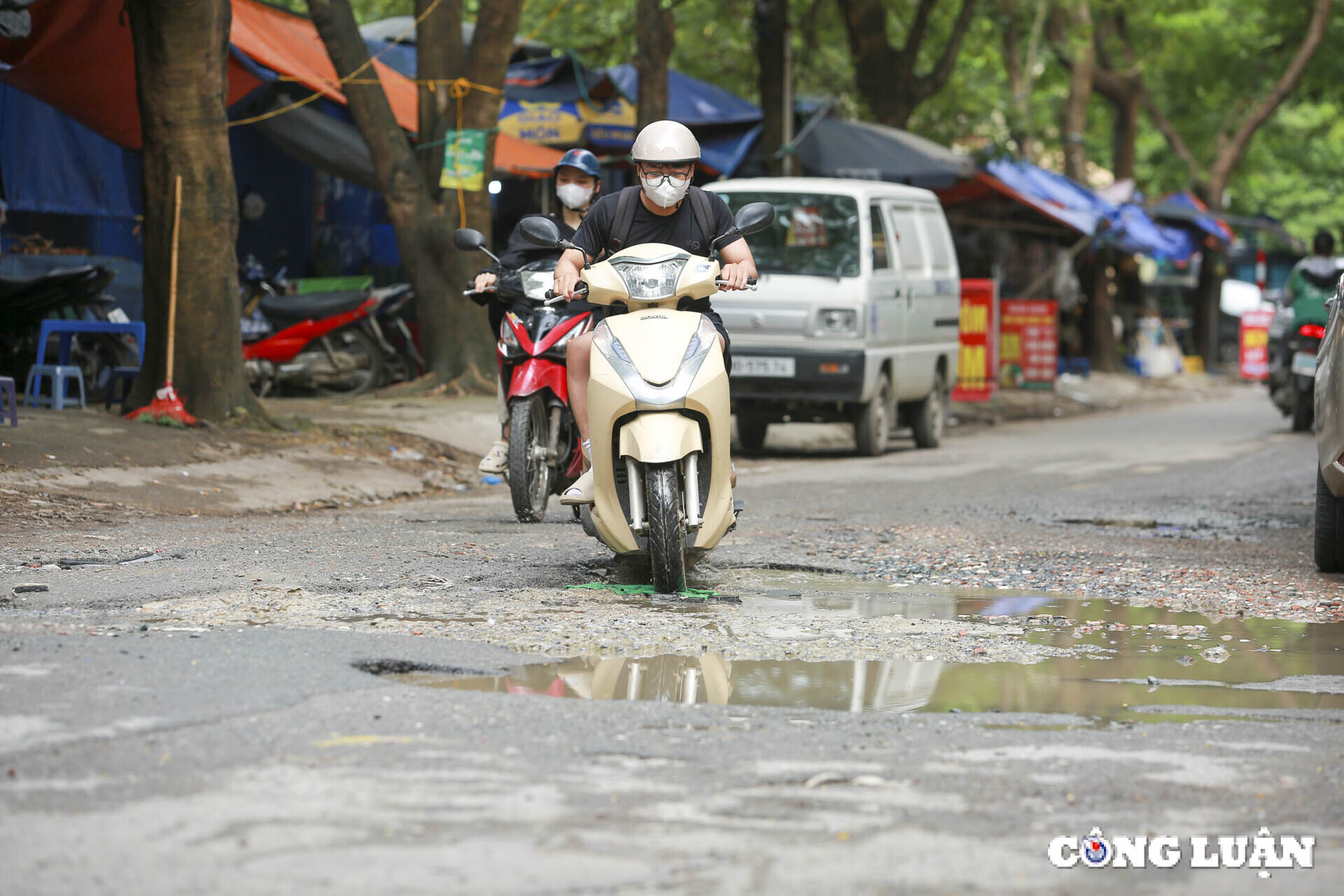 can canh o voi o ga bay nguoi di duong tai con ngo trung tam ha noi hinh 8