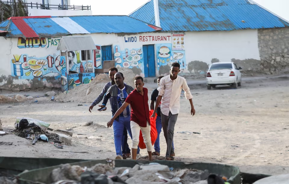 vu khung bo bai bien somalia so nguoi chet tang len 37 hang tram nguoi bi thuong hinh 1