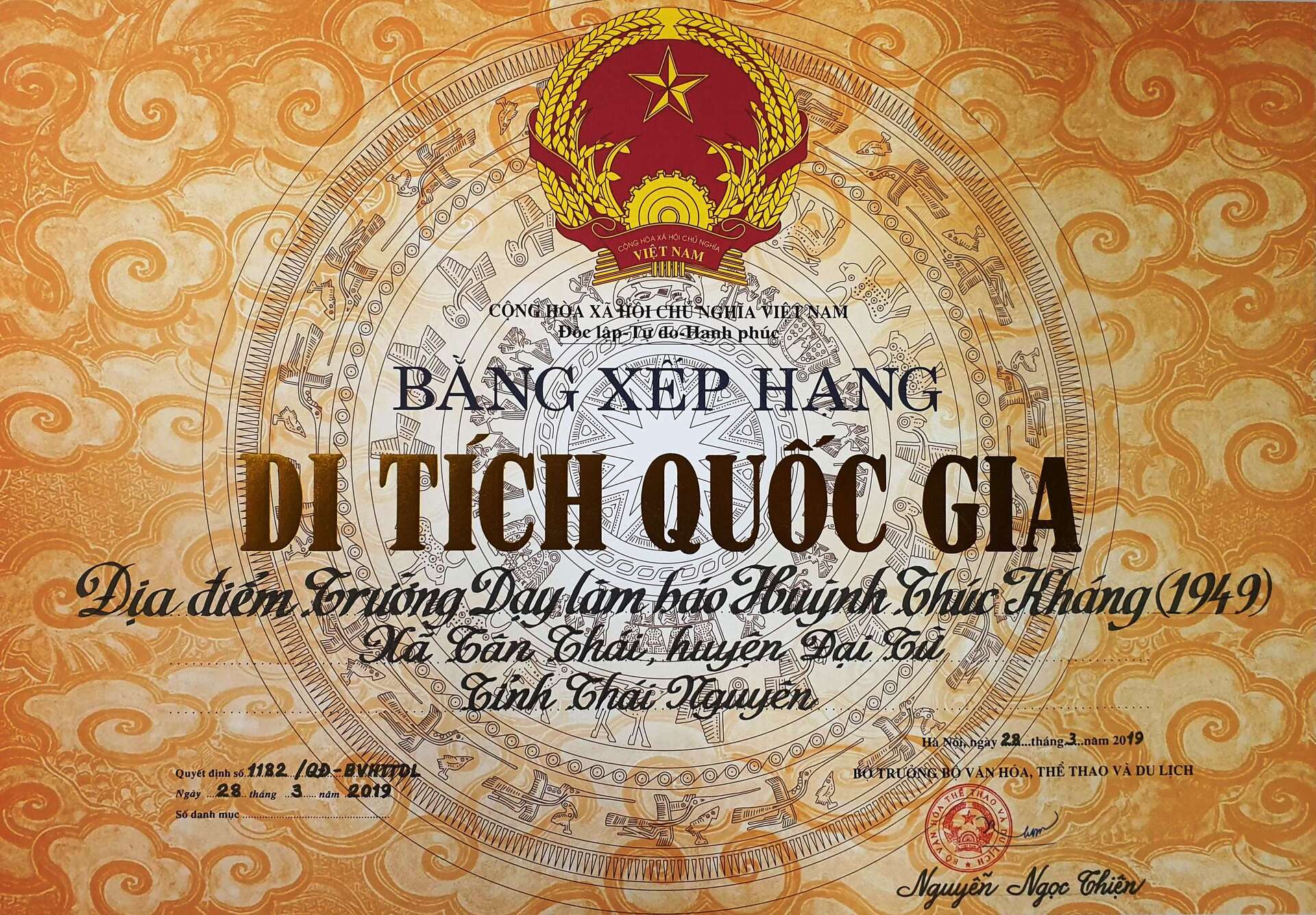 truong day lam bao huynh thuc khang nhung hinh anh dang nho hinh 8