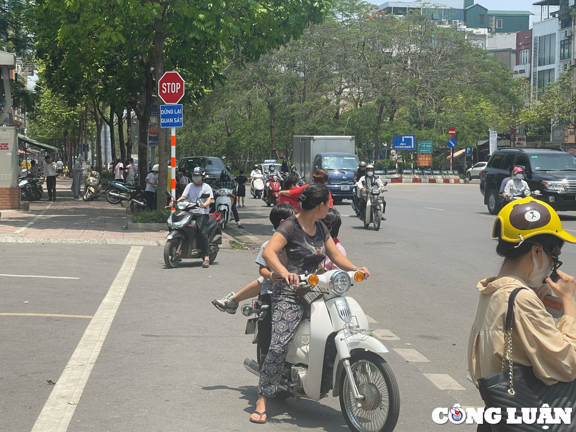 de xuat tang muc xu phat nguoi dieu khien xe may khong doi mu bao hiem hinh 1